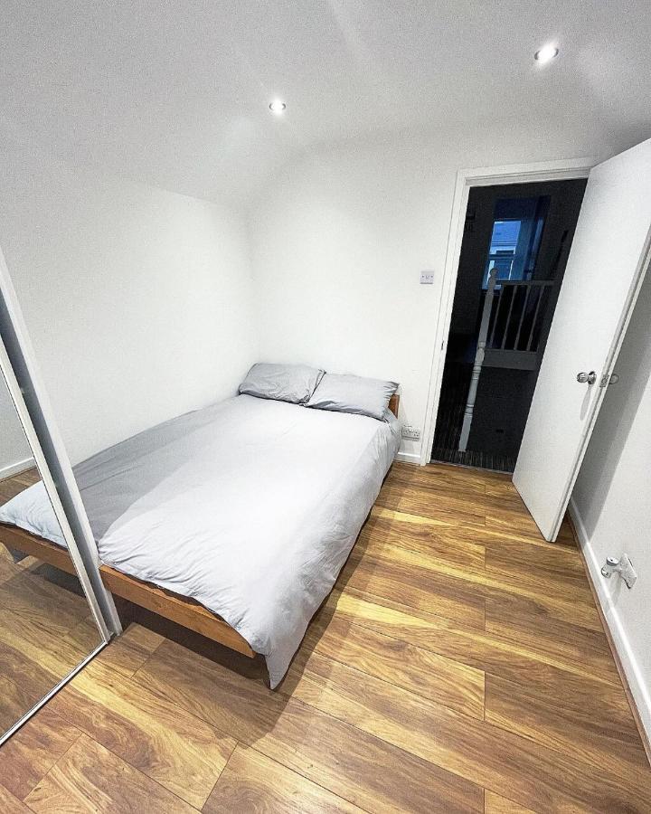 קארדיף Ak Serviced Apartments - Exclusive Two-Bedroom Apartment מראה חיצוני תמונה